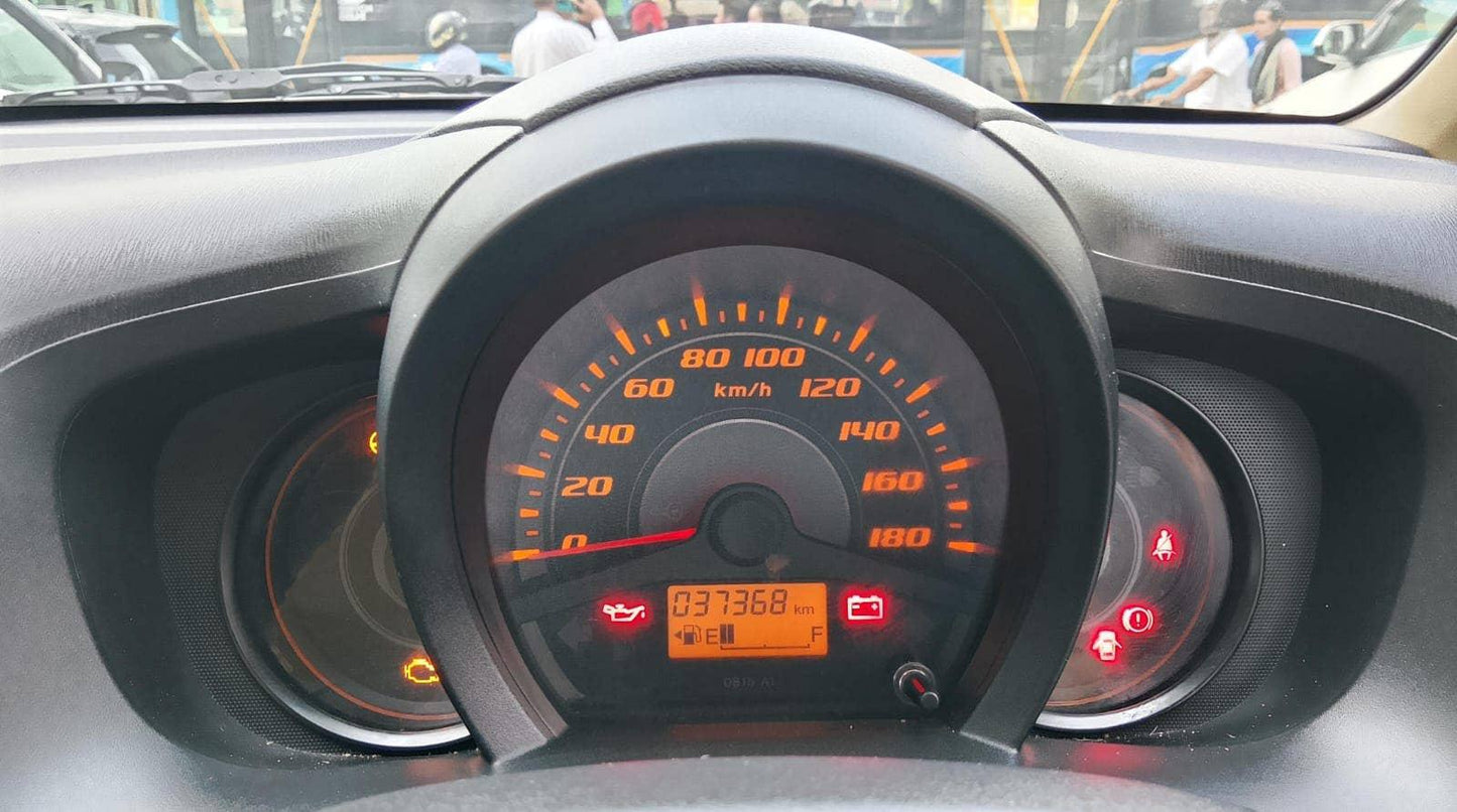 37,000 KMS HONDA AMAZE E MT 1.2 PETROL (2015)