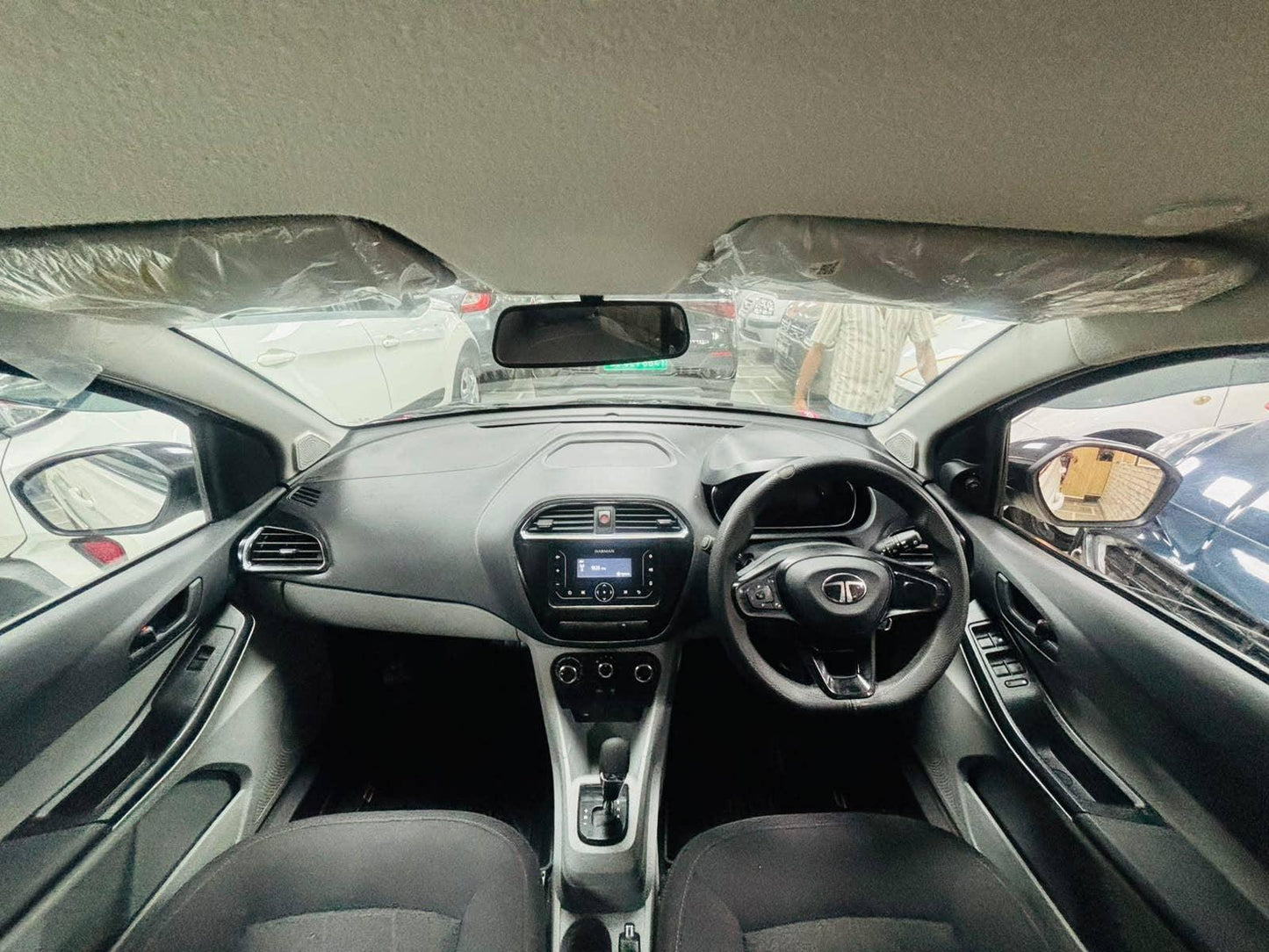 33,000 KMS TATA TIAGO XTA 1.2 I-CNG TWN (2024)