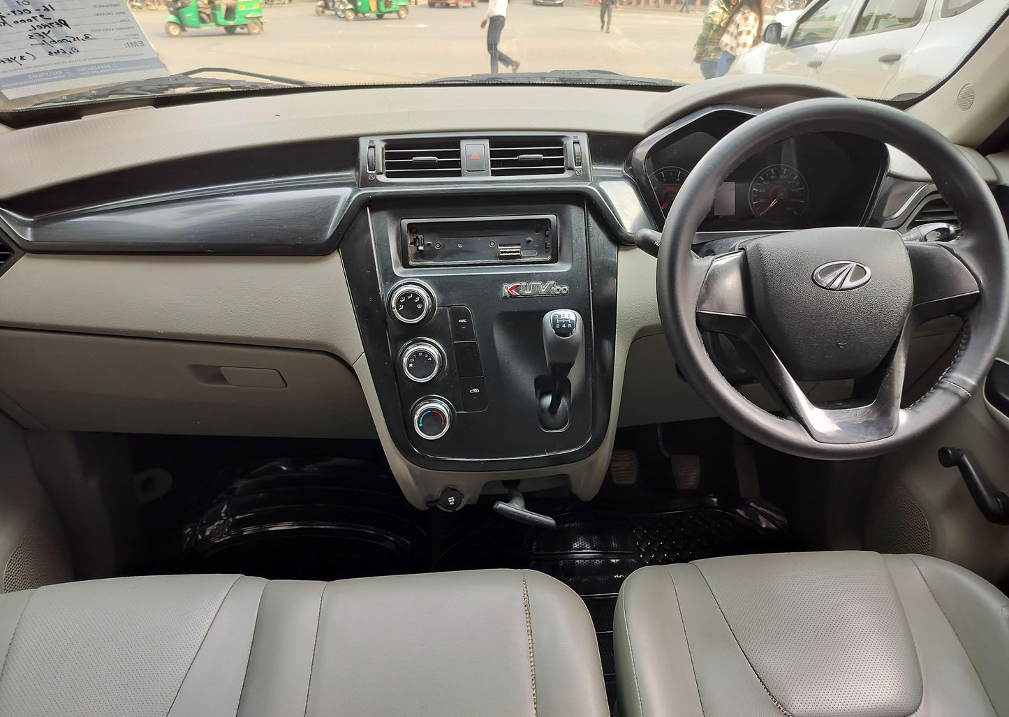 27,000 KMS MAHINDRA KUV 100 K2 PETROL (2016)