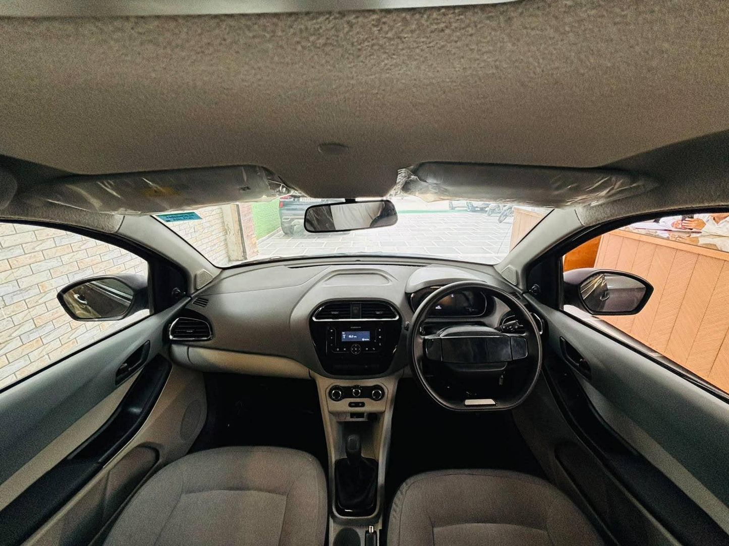 18,000 KMS TATA TIAGO 1.2 CNG TWN XM (2025)