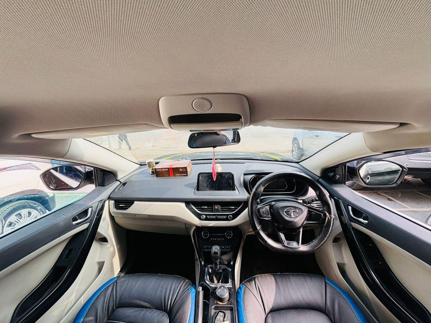 44,000 KMS TATA NEXON XZ+ 1.2 RTN PETROL (2020)