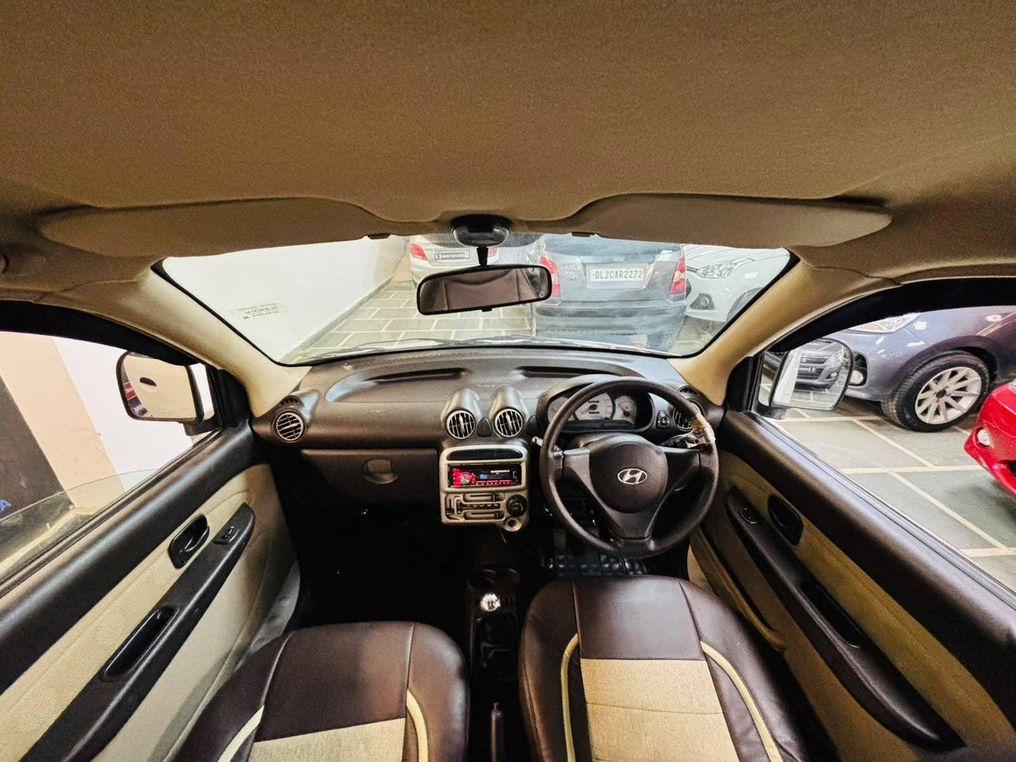 9,000 KMS HYUNDAI SANTRO GL PETROL (2014)