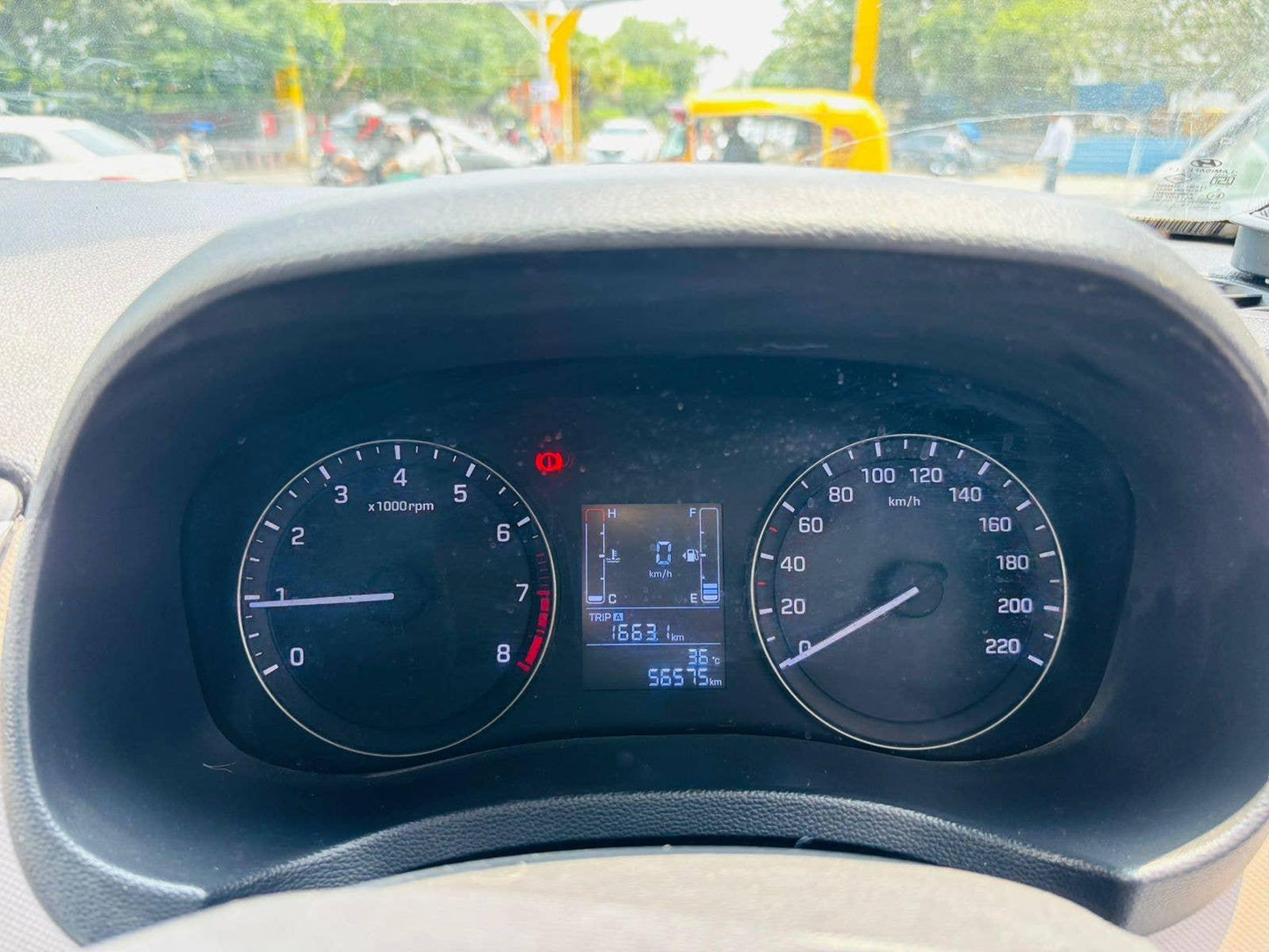 HYUNDAI CRETA SX+ 1.6 MT PETROL (2015)