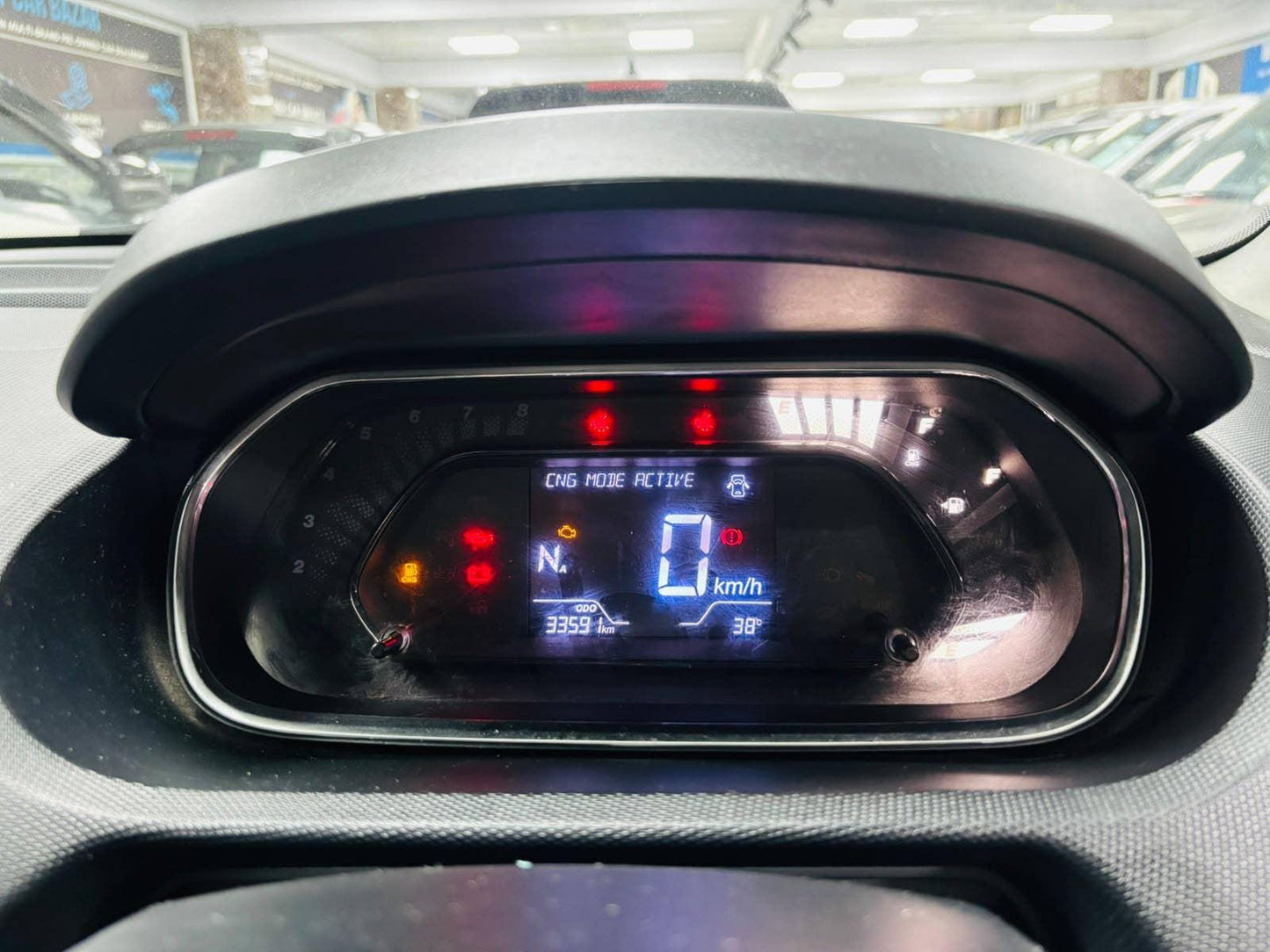 33,000 KMS TATA TIAGO XTA 1.2 I-CNG TWN (2024)
