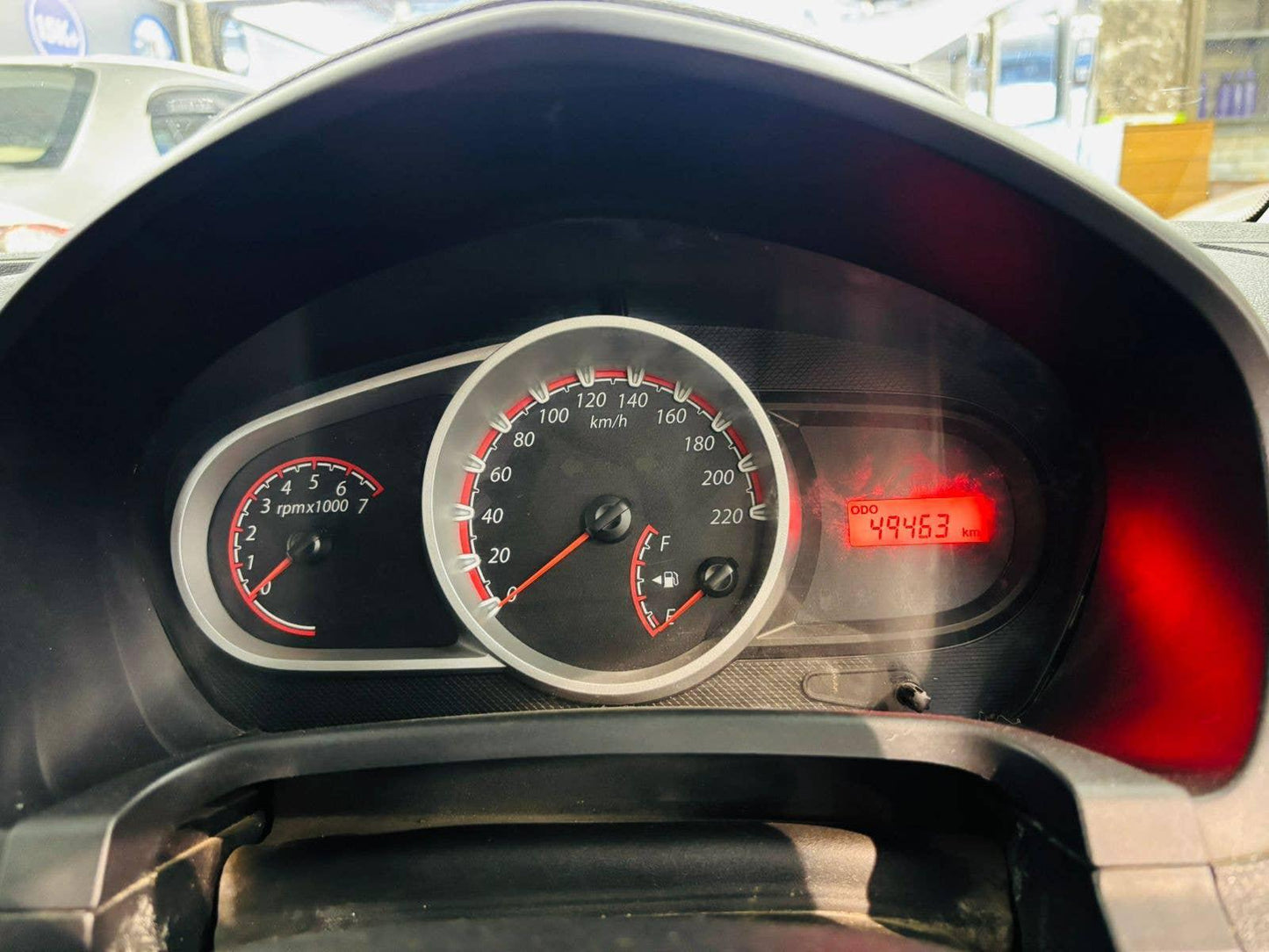 49,000 KMS FORD FIGO 1.2 ZXI PETROL (2012)