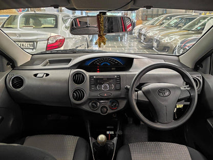 43,000 KMS TOYOTA ETIOS LIVA 1.2 PETROL (2013)