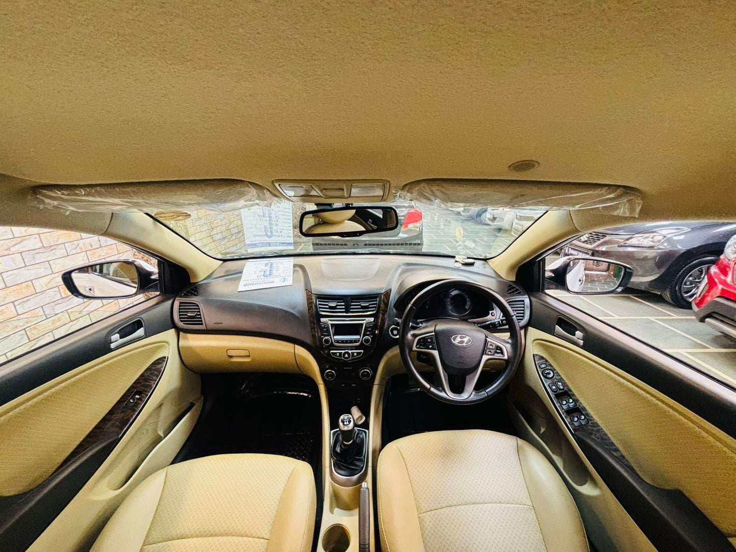 8,000 KMS HYUNDAI VERNA 1.6 SX (O) PETROL (2015)