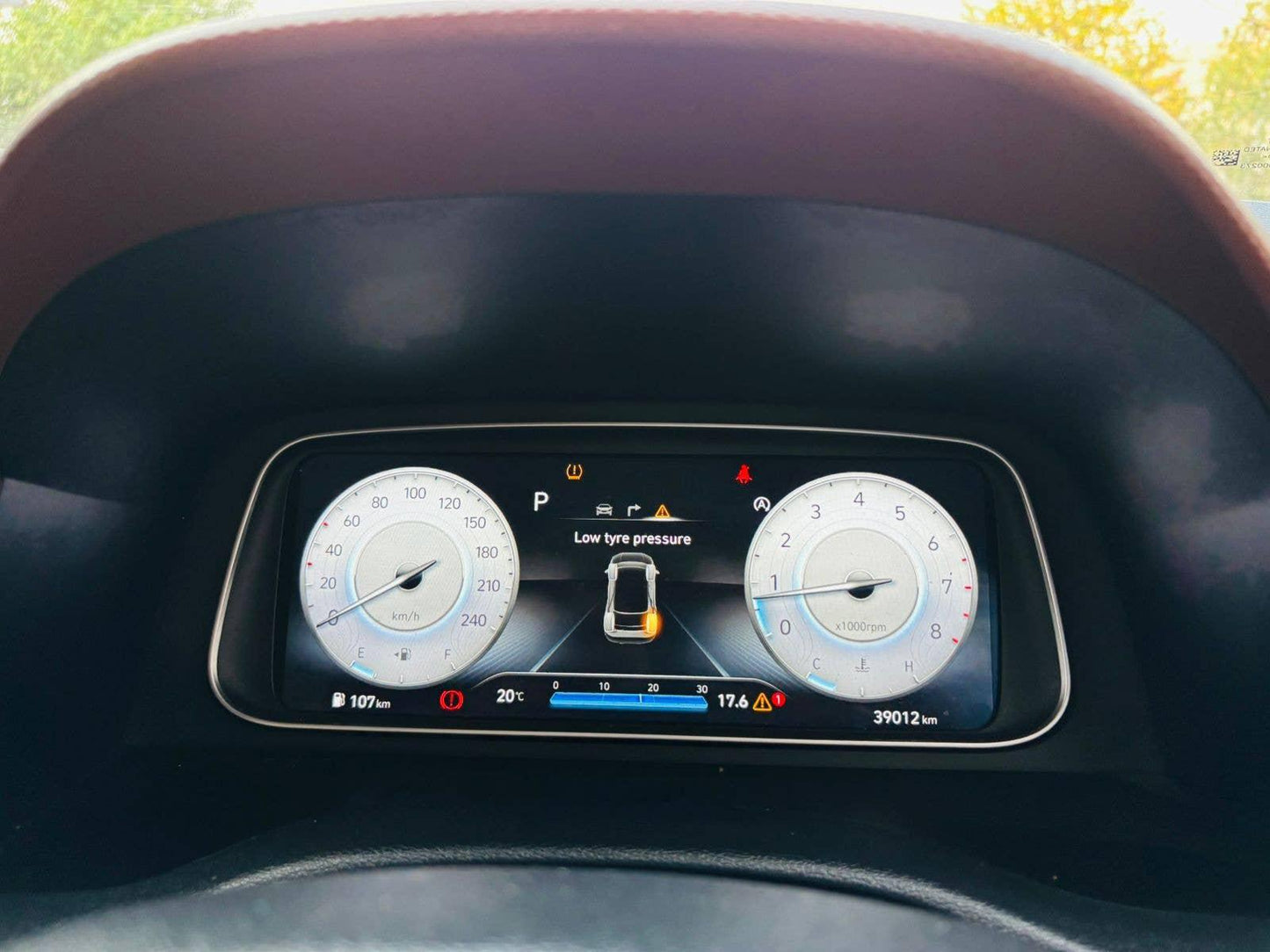 39,000 KMS HYUNDAI ALCAZAR SIGNATURE (O) 6 STR 1.5 DCT PETROL (2023)