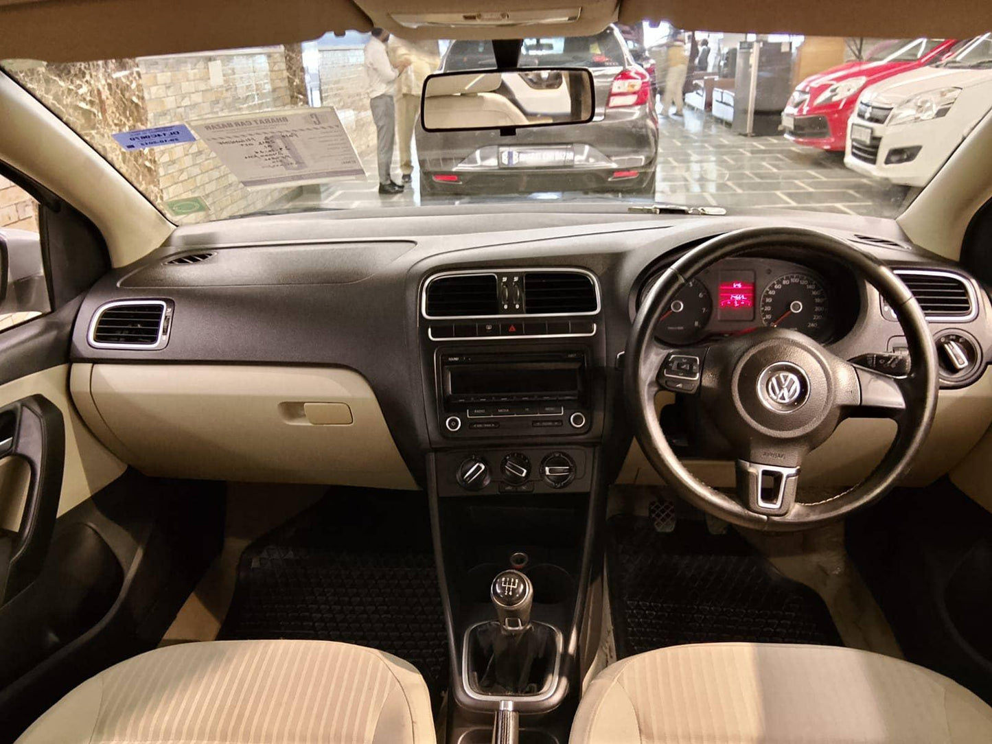 24,000 KMS Volkswagen POLO 1.2 HIGHLINE PETROL (2012)