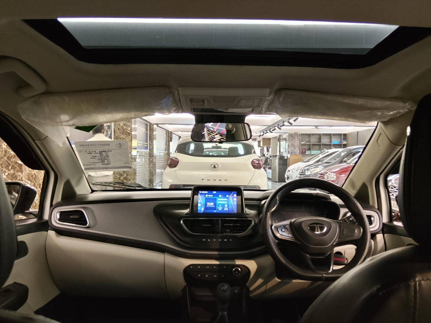 44,000 KMS TATA ALTROZ 1.2 XM+ S CNG (2024)