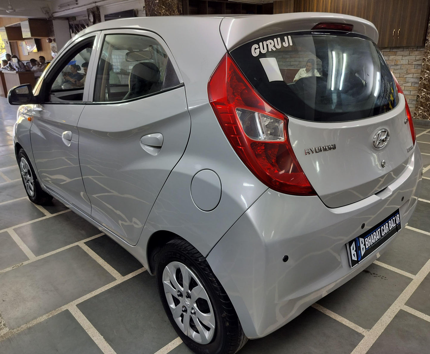 17,000 KMS HYUNDAI EON SPORTZ PETROL (2015)