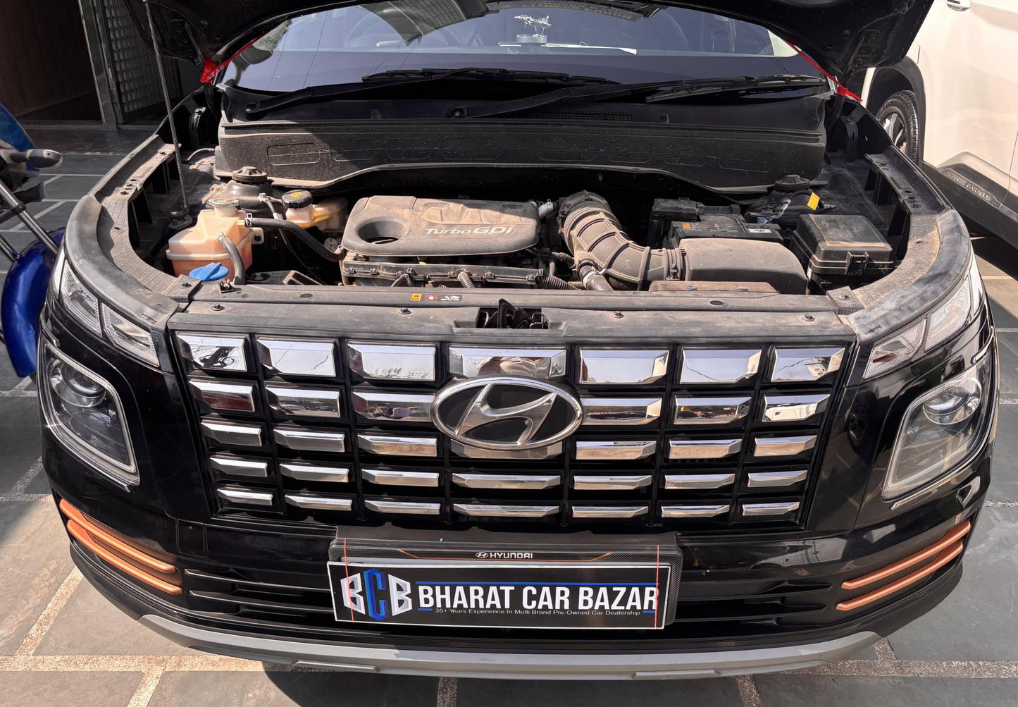 12,000 KMS HYUNDAI VENUE SX 1.0 PETROL (2025)