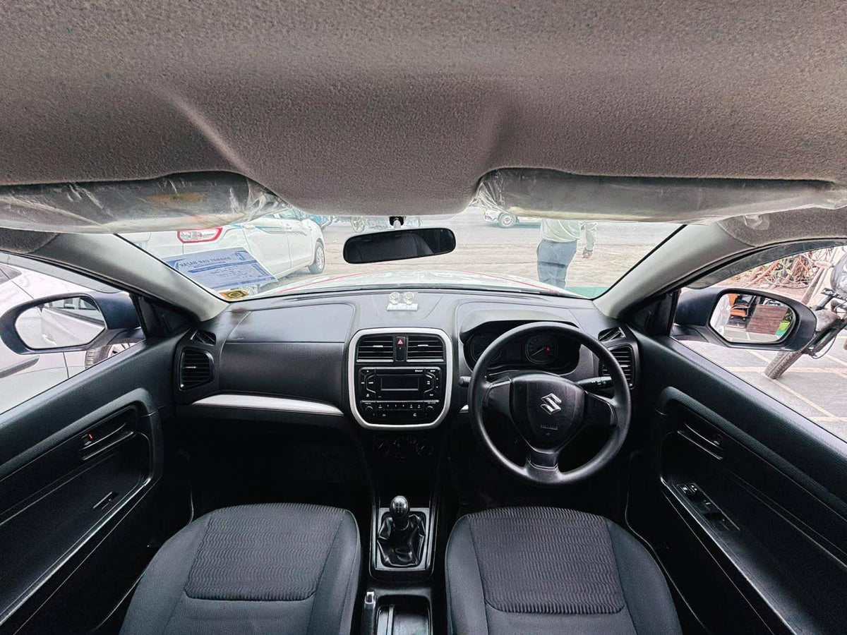 34,000 KMS MARUTI VITARA BREZZA LXI PETROL (2021)