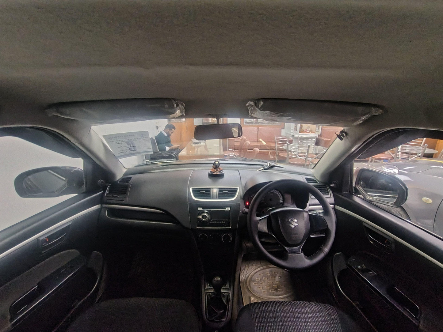 MARUTI SWIFT LXI (O) PETROL (2017)