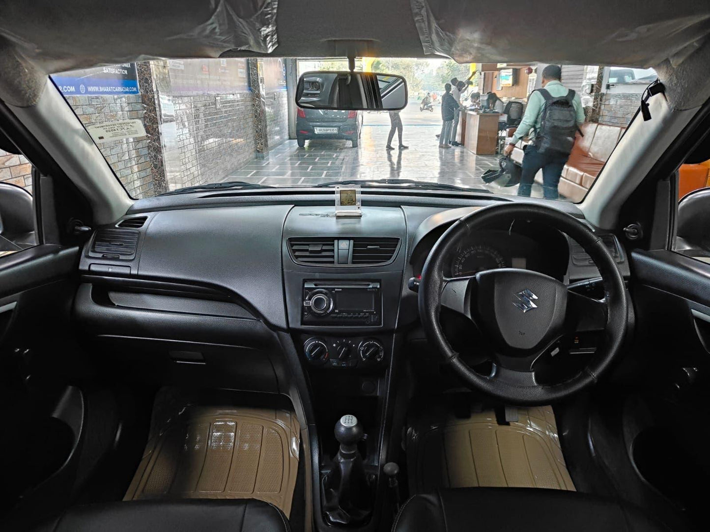 MARUTI SWIFT LXI PETROL (2015)