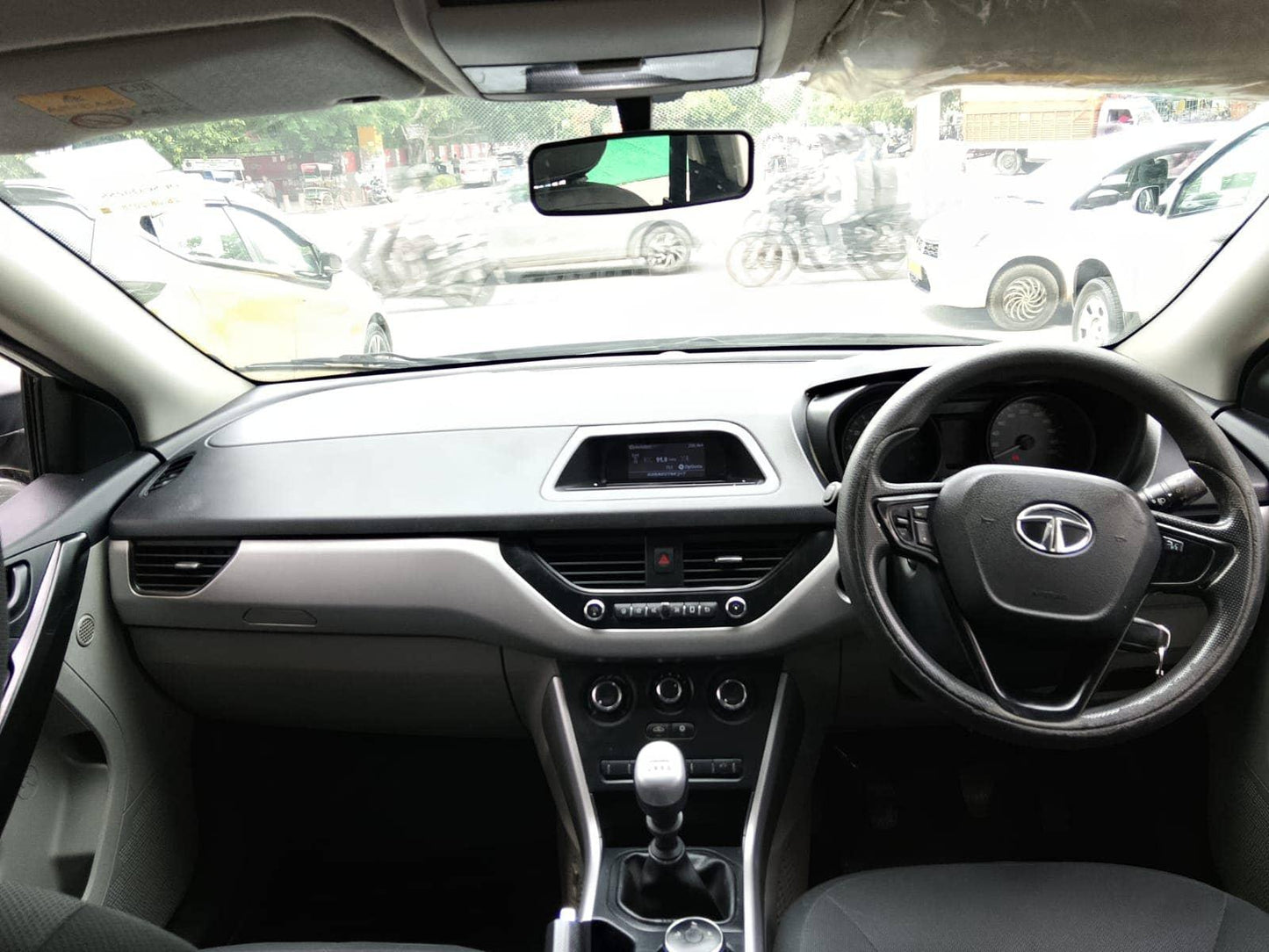 39,000 KMS TATA NEXON XM 1.5 RTQ DIESEL (2018)