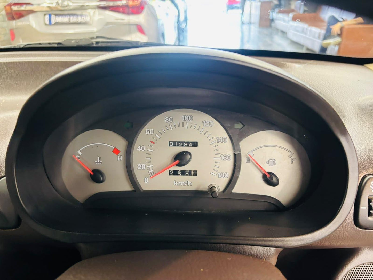 12,000 KMS HYUNDAI SANRO GL PETROL (2014)