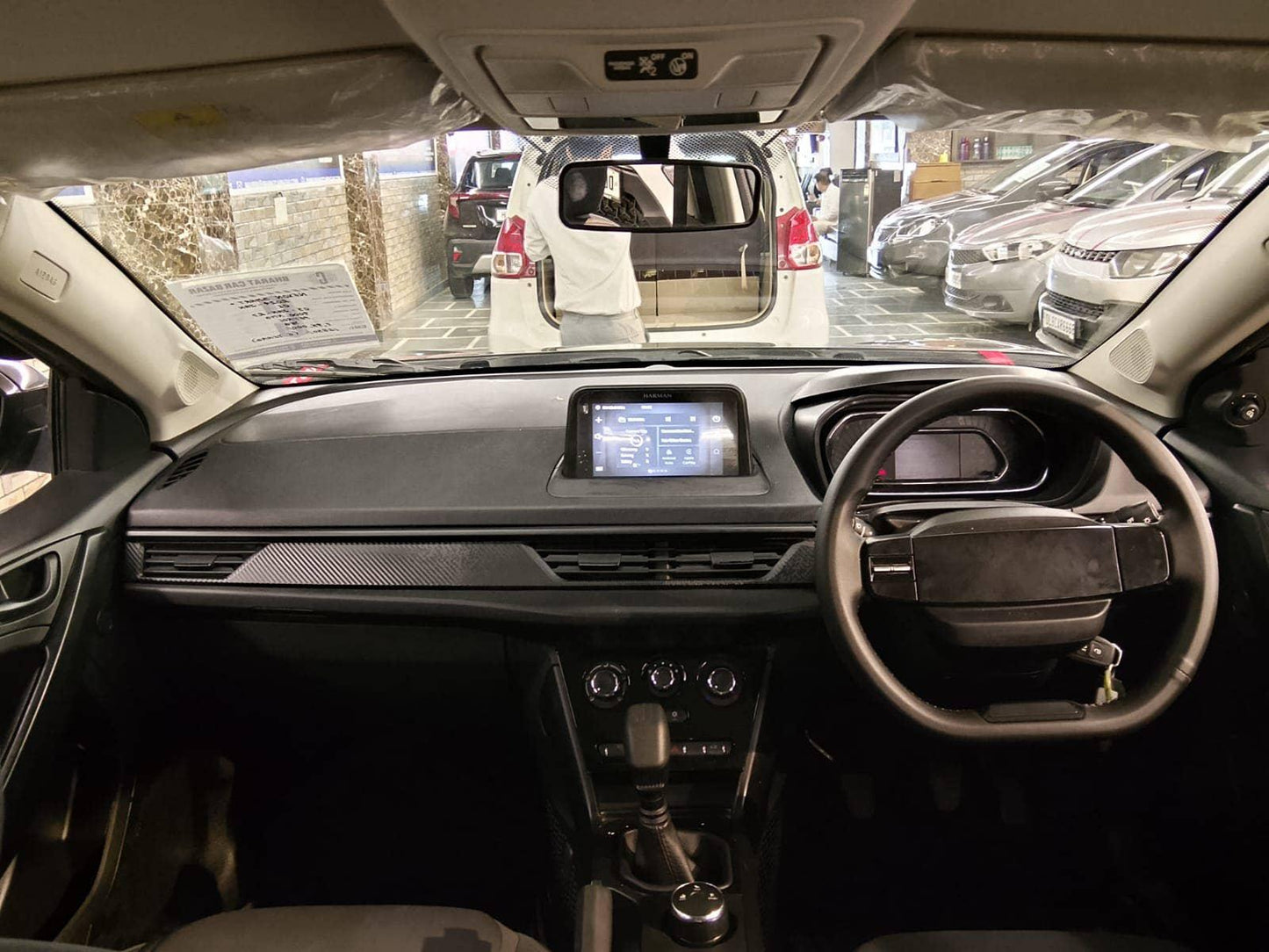 9,000 KMS TATA NEXON 1.2 SMART+ PETROL (2024)