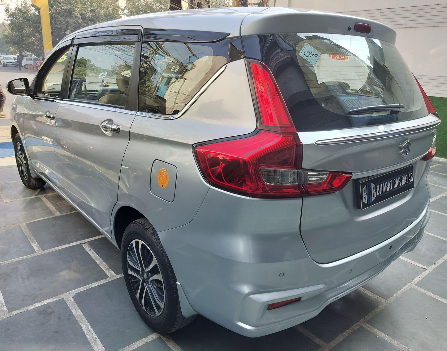 44,000 KMS MARUTI ERTIGA ZXI (O) GREEN CNG (2023)