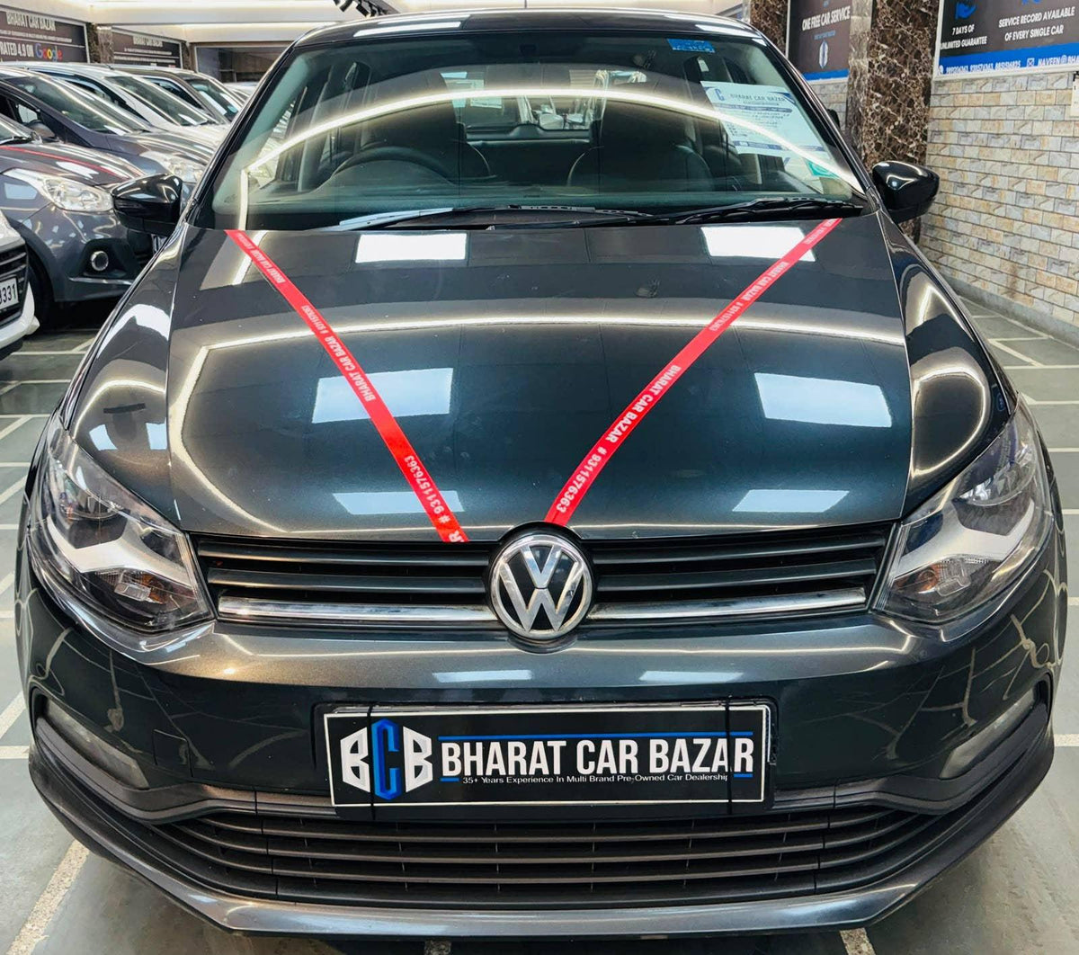 37,000 KMS VOLKSWAGEN POLO 1.2 MPI COMFOTLINE MT PETROL (2016)