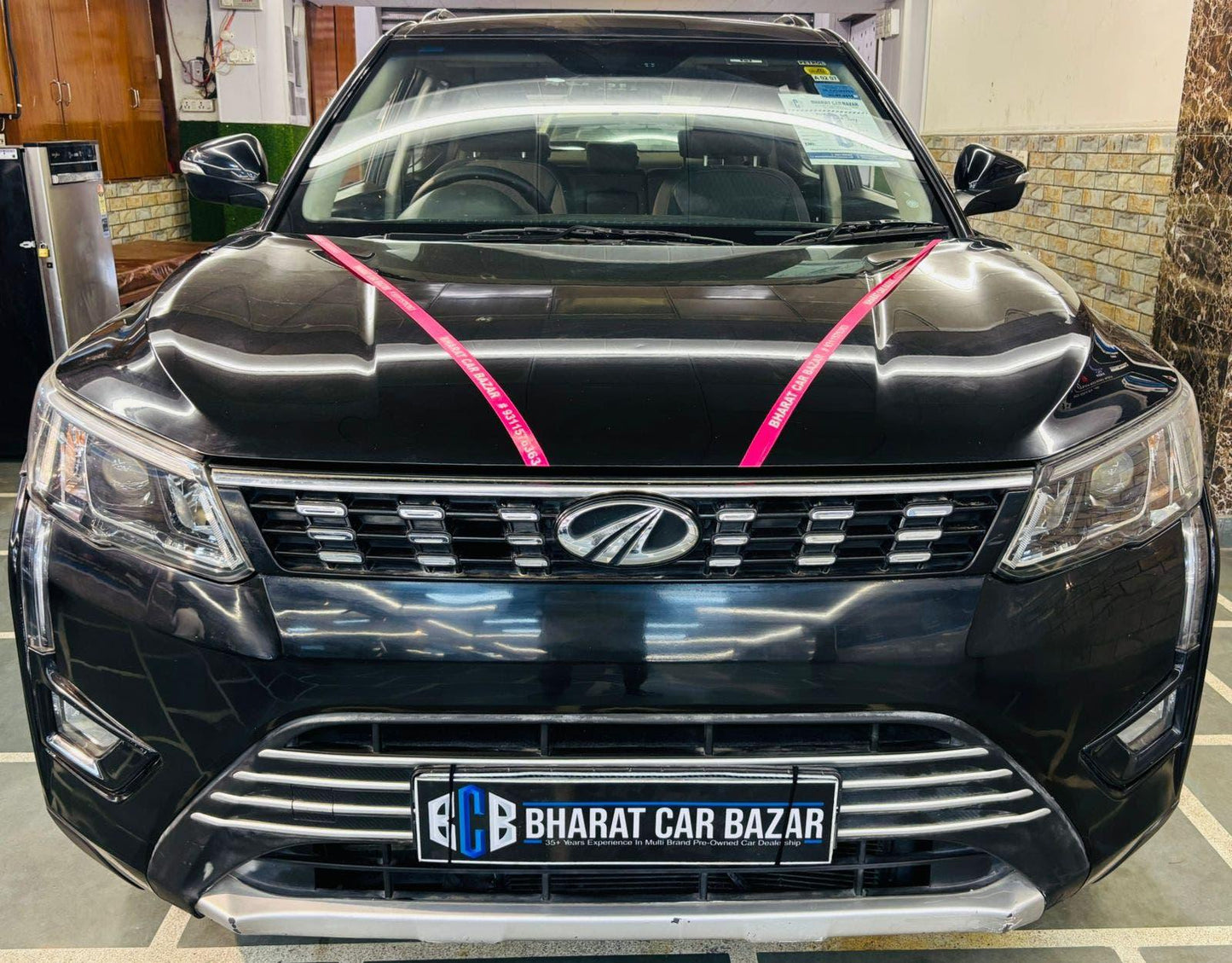MAHINDRA XUV 300 W8 PETROL (2019)