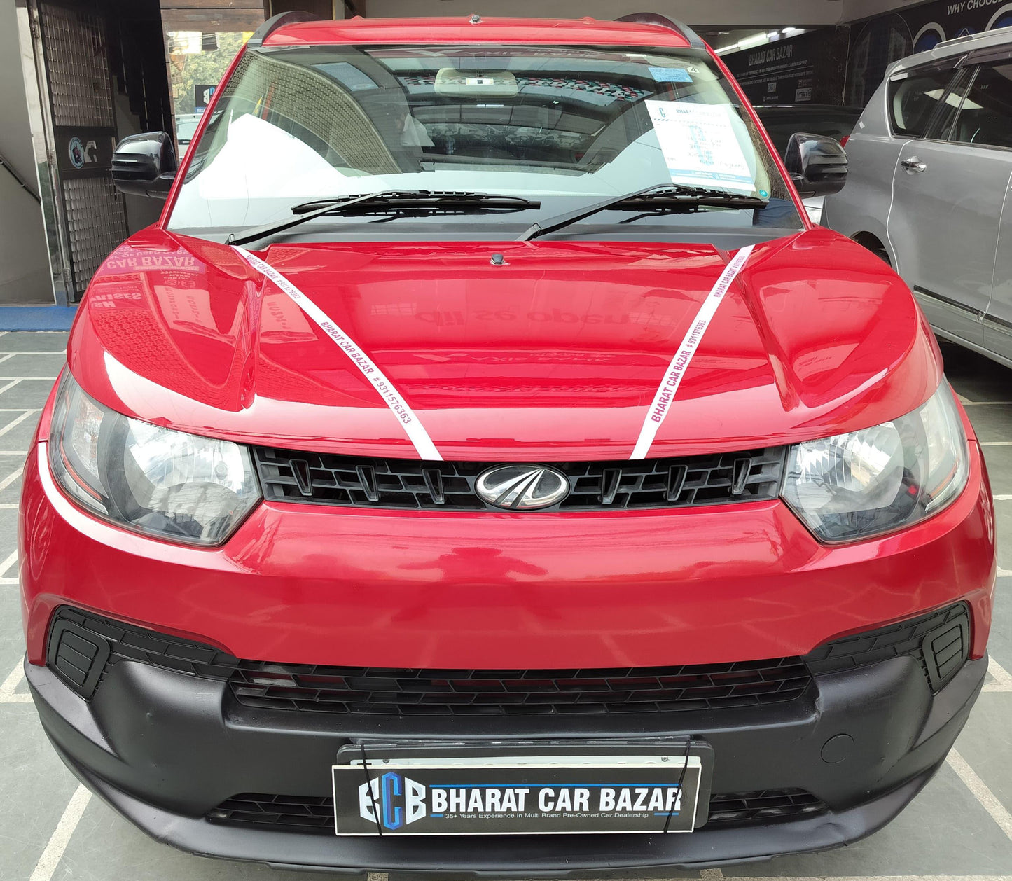 27,000 KMS MAHINDRA KUV 100 K2 PETROL (2016)