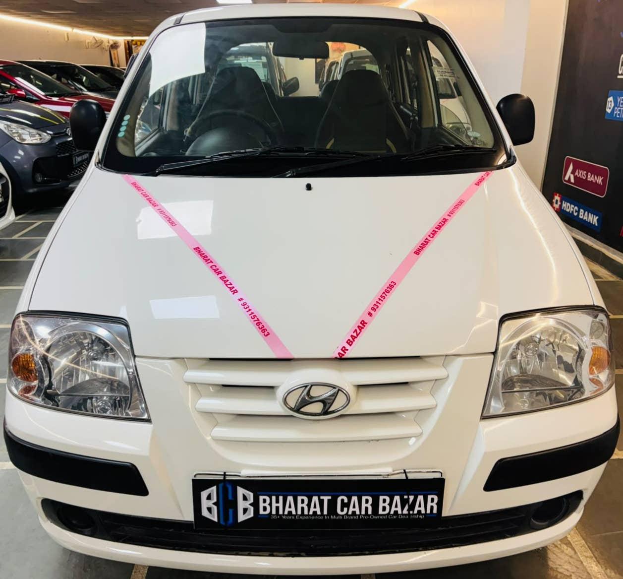 9,000 KMS HYUNDAI SANTRO GL PETROL (2014)