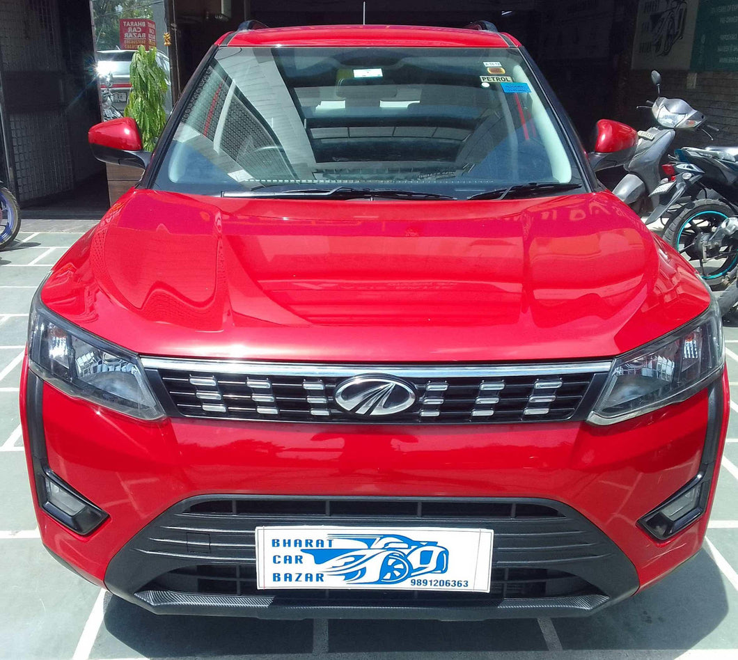 MAHINDRA XUV 300 W6 PETROL (2021)