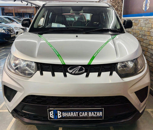 20,000 KMS MAHINDRA KUV 100 K2 6STR PETROL (2017)