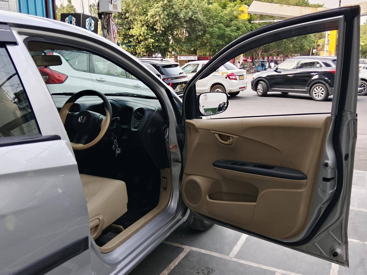 37,000 KMS HONDA AMAZE E MT 1.2 PETROL (2015)