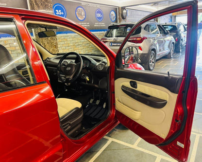 12,000 KMS HYUNDAI SANRO GL PETROL (2014)