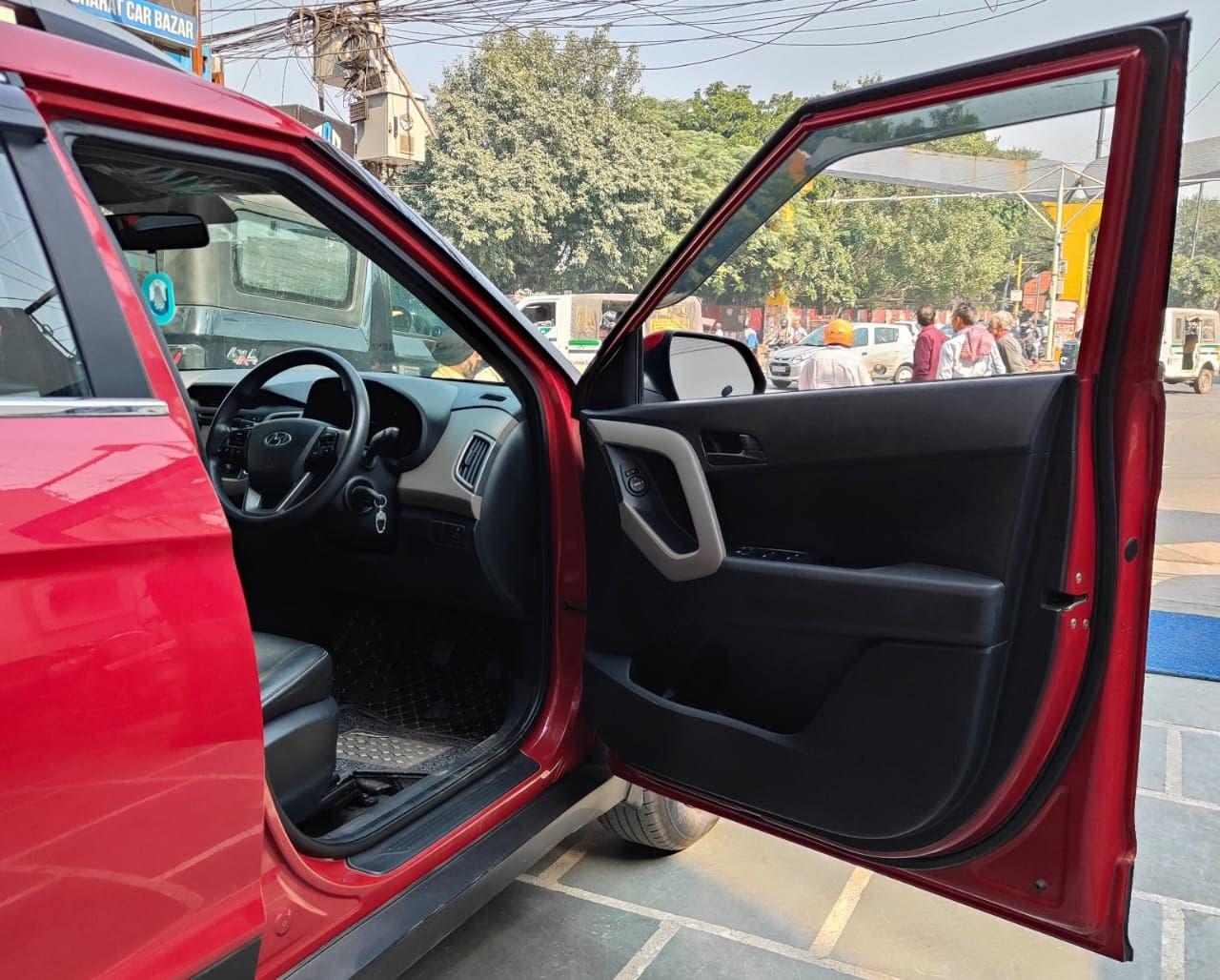 HYUNDAI CRETA E+ PETROL (2017)