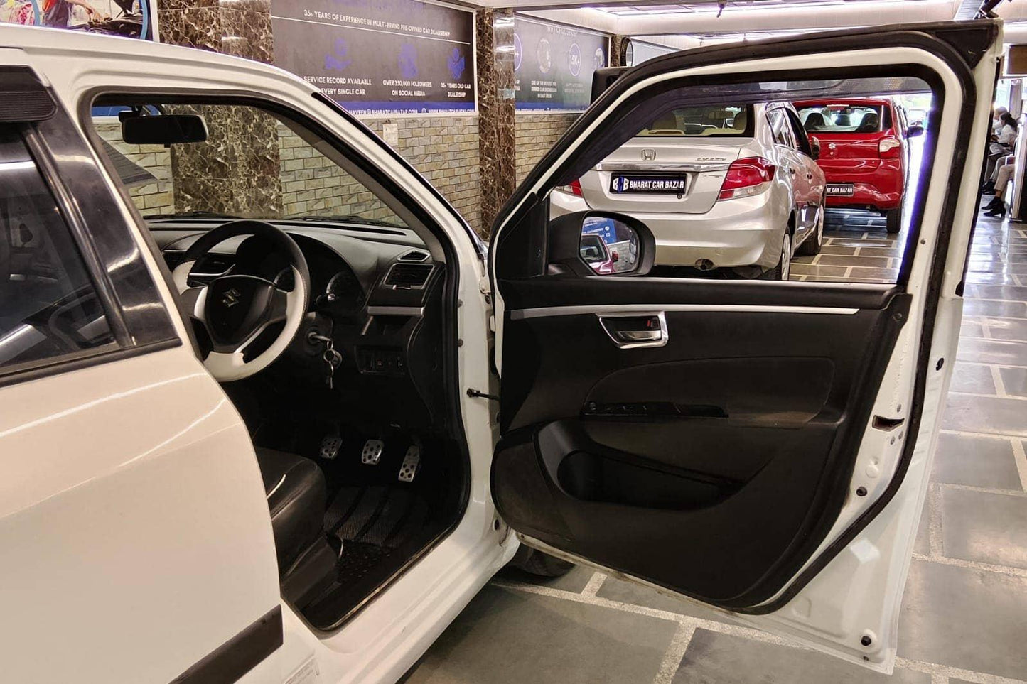 MARUTI SWIFT VXI PETROL (2011)