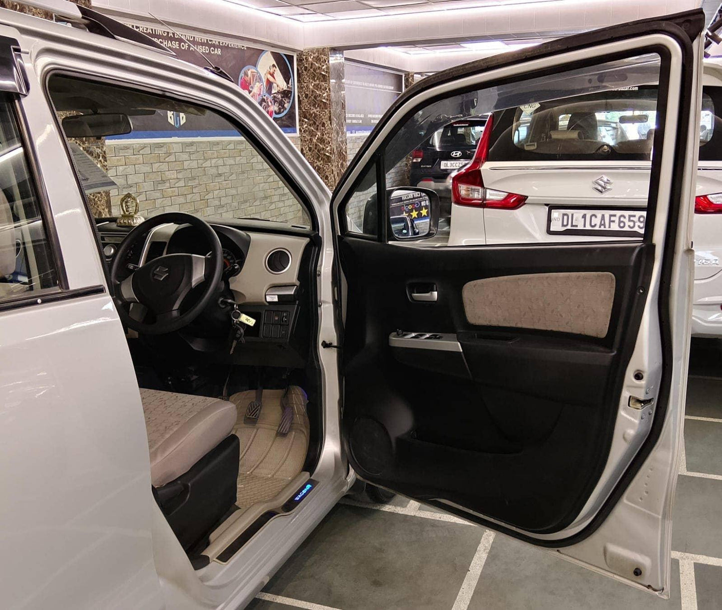 30,000 KMS MARUTI WAGONR VXI PETROL (2015)