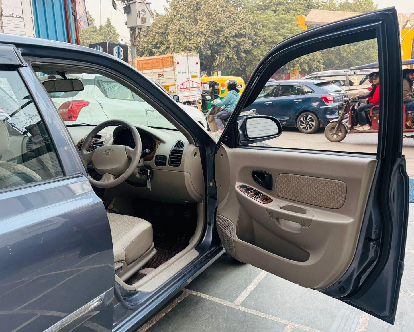 30,000 KMS HYUNDAI ACCENT EXECUTIVE PETROL (2011)