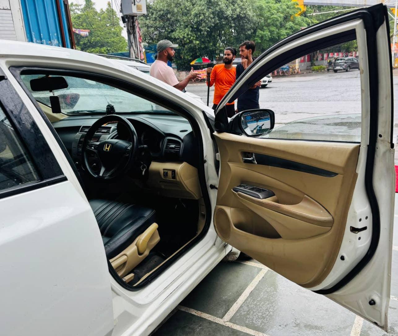 HONDA CITY 1.5 V MT CNG (2012)