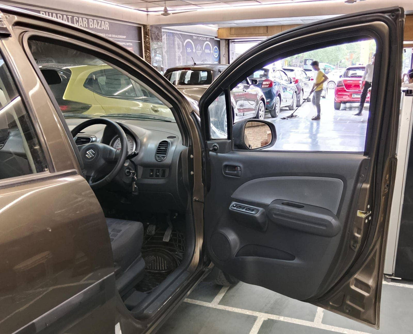 12000 KMS MARUTI RITZ LXI (O) PETROL (2013)
