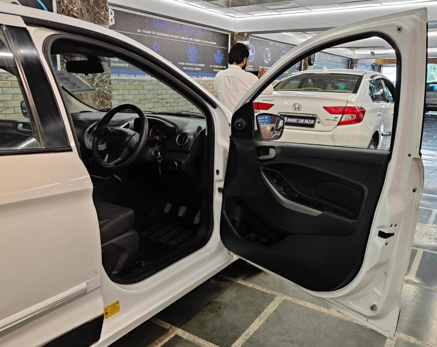 40,000 KMS FORD FIGO TITANIUM 1.2 PETROL (2016)