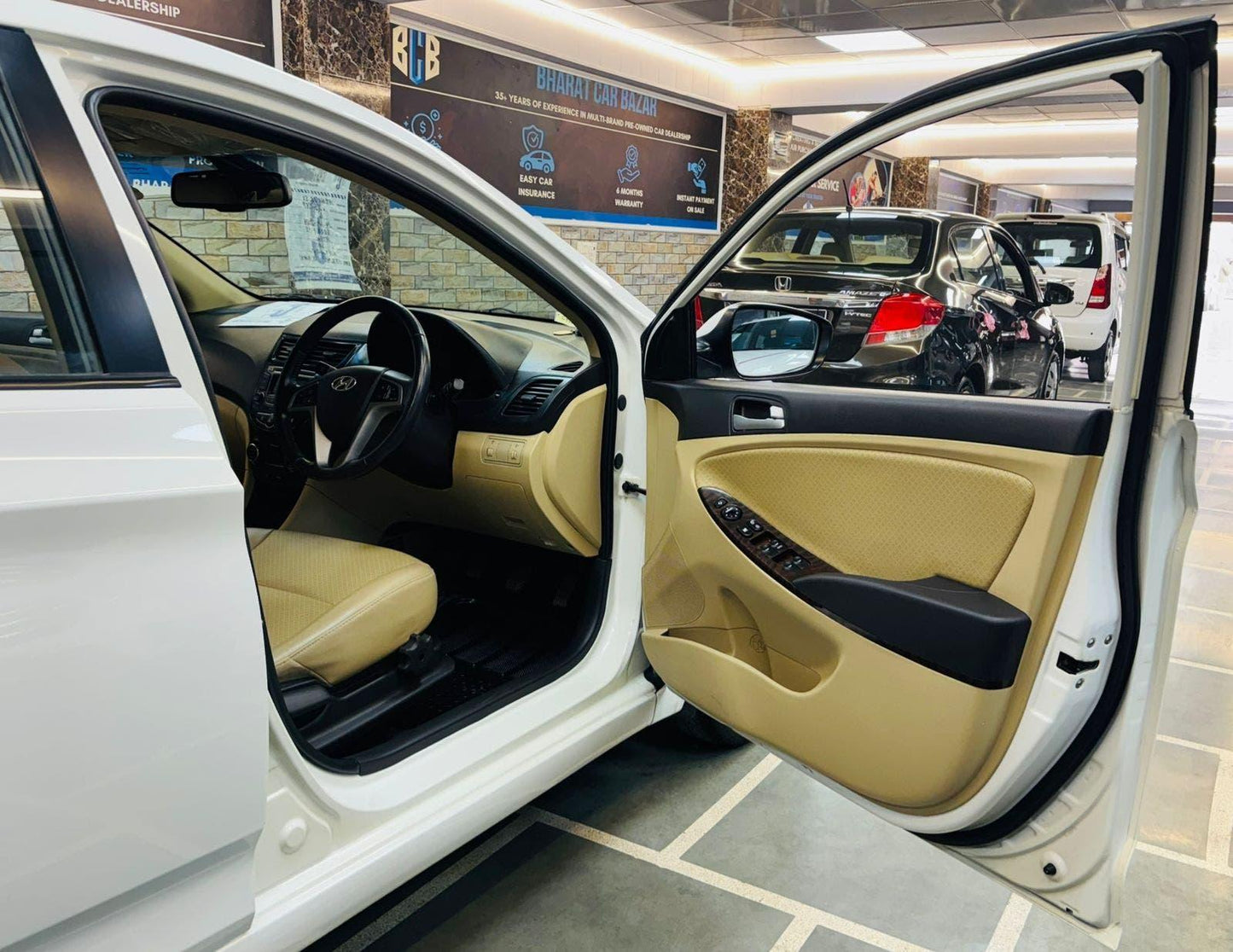 8,000 KMS HYUNDAI VERNA 1.6 SX (O) PETROL (2015)