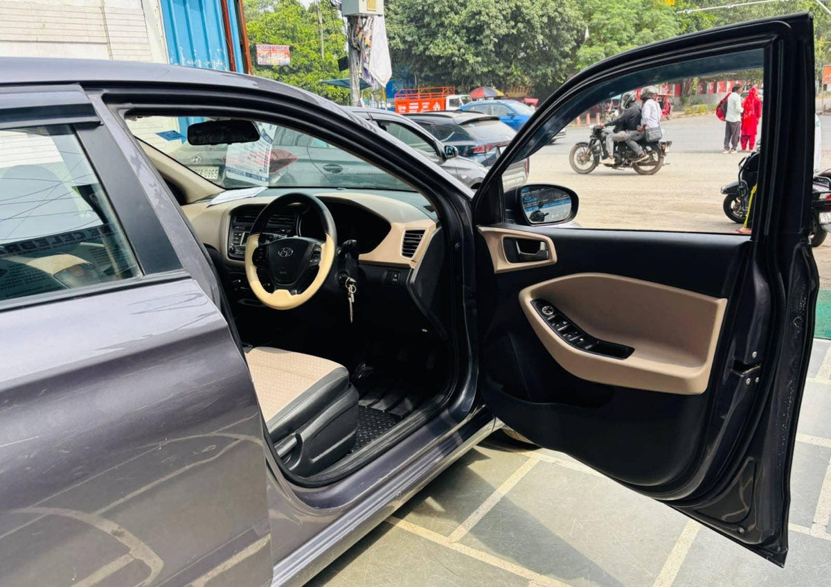 27,000 KMS HYUNDAI I20 MAGNA 1.2 PETROL (2017)