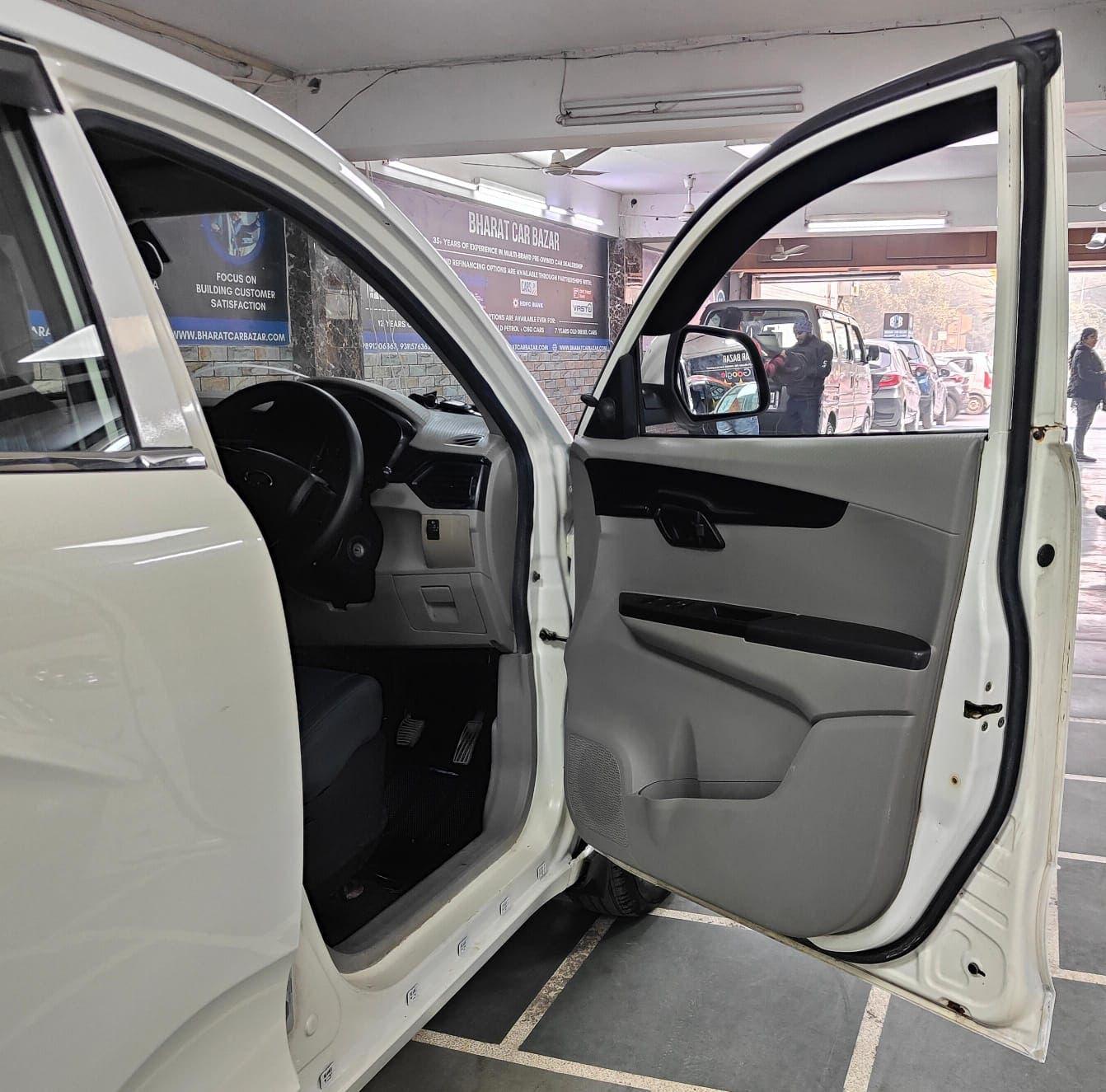 MAHINDRA KUV 100 K4 DIESEL (2016)