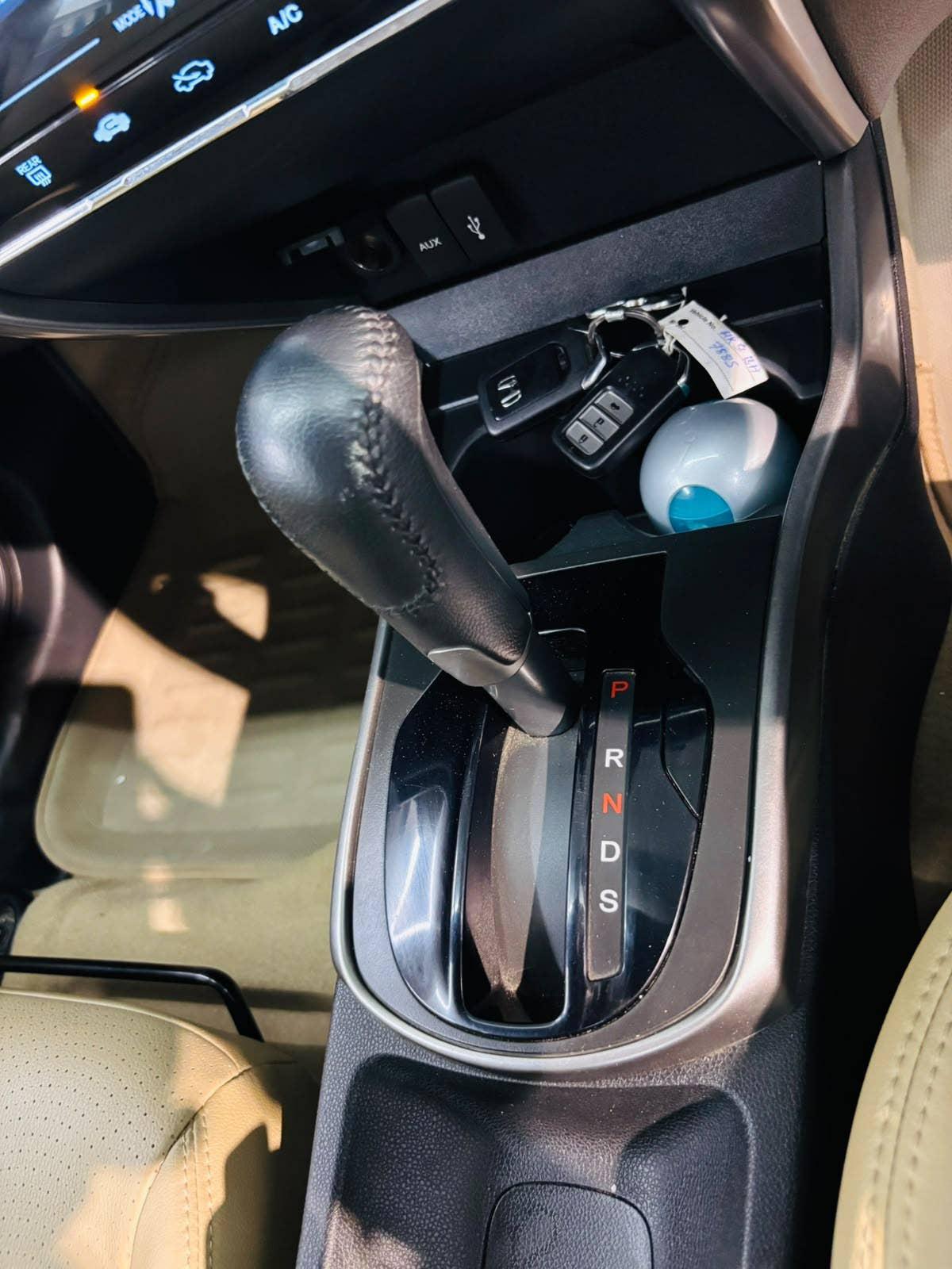 26,000 KMS HONDA CITY 1.5 VX CVT AT PETROL (2014)