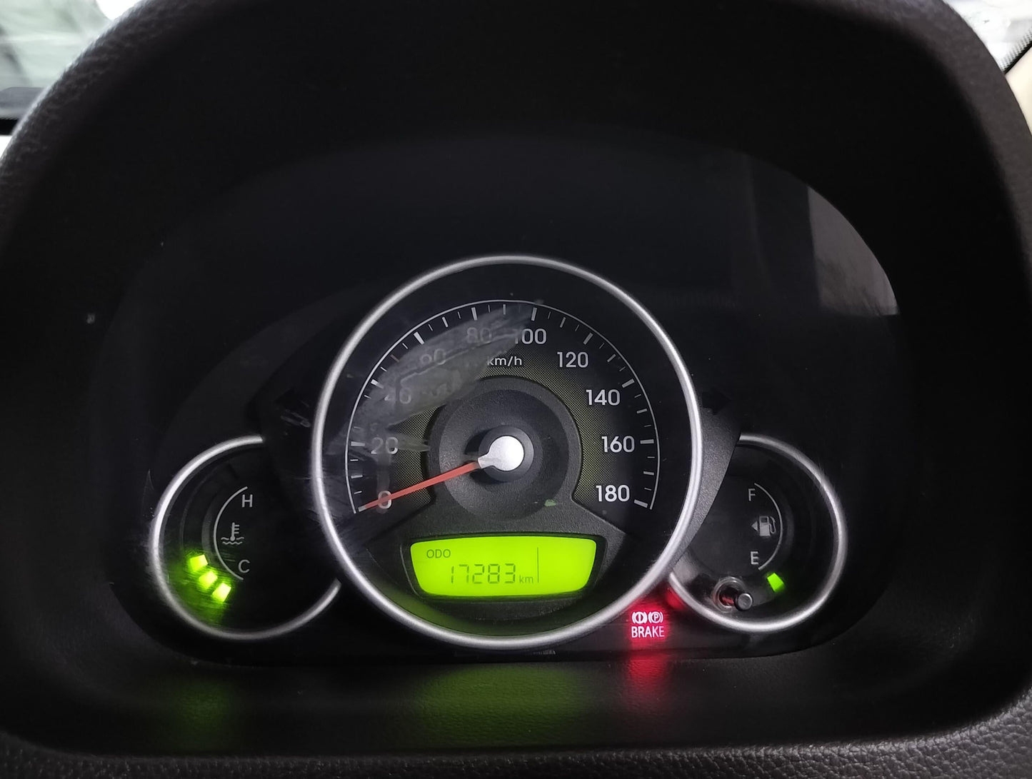17,000 KMS HYUNDAI EON SPORTZ PETROL (2015)