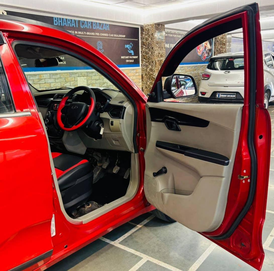 18,000 KMS MAHINDRA KUV 100 K2 6STR PETROL (2016)
