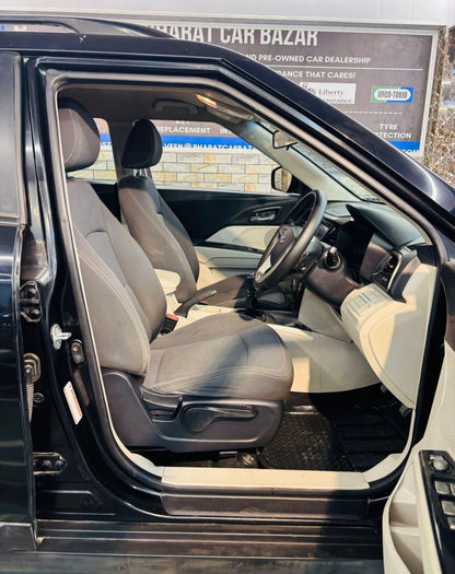 MAHINDRA XUV 300 W8 PETROL (2019)