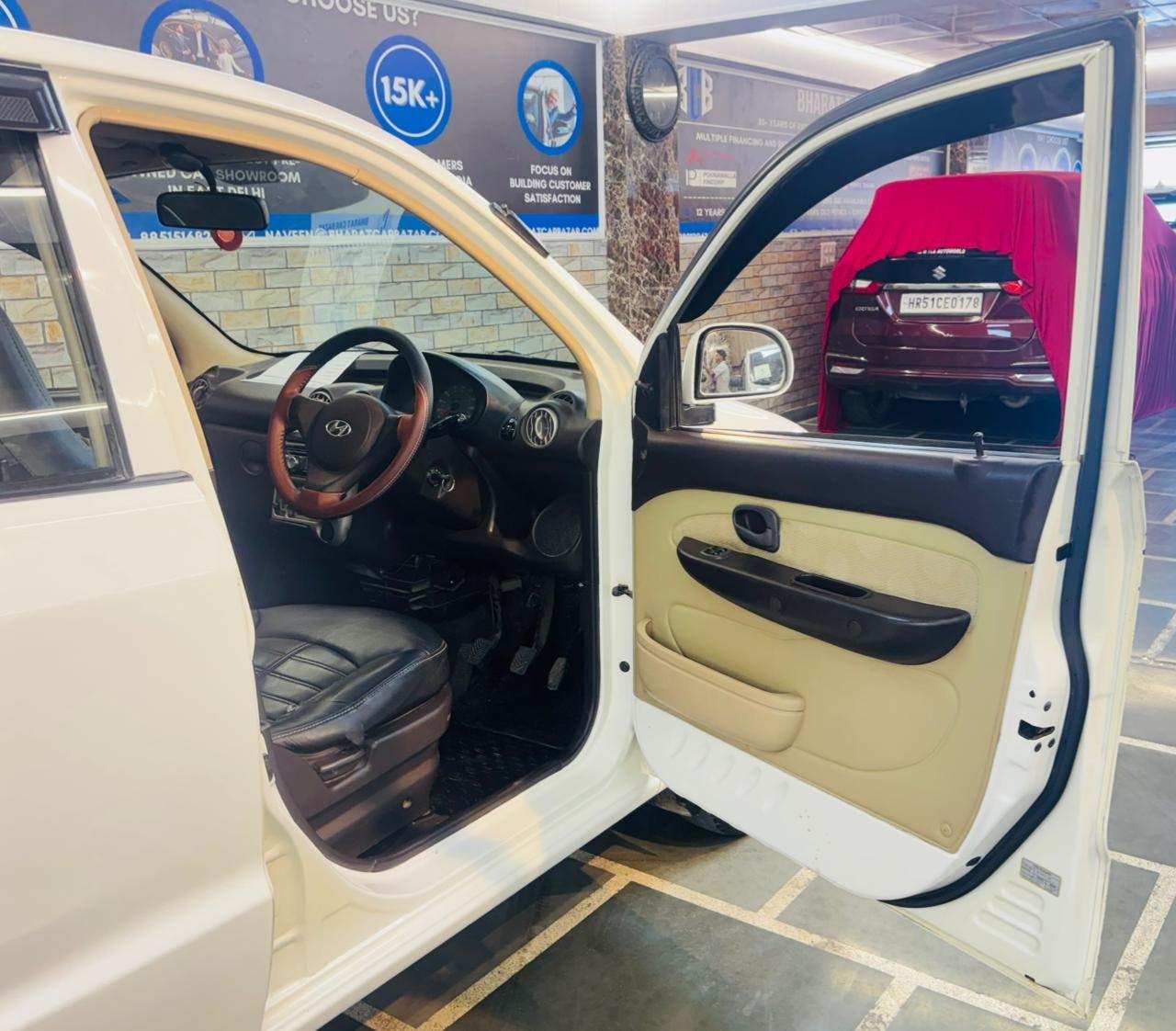 HYUNDAI SANTRO GL PETROL (2011)