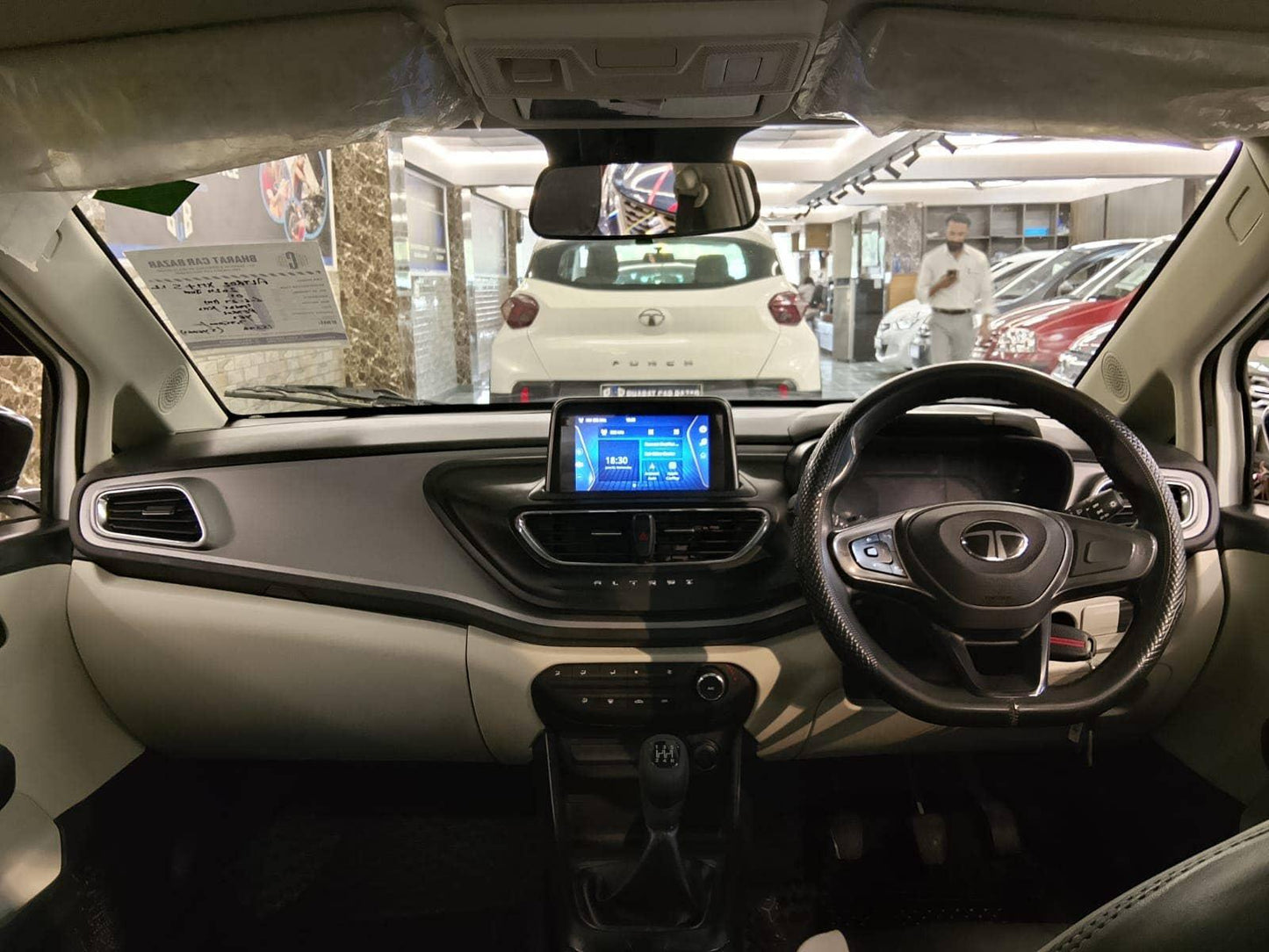 44,000 KMS TATA ALTROZ 1.2 XM+ S CNG (2024)