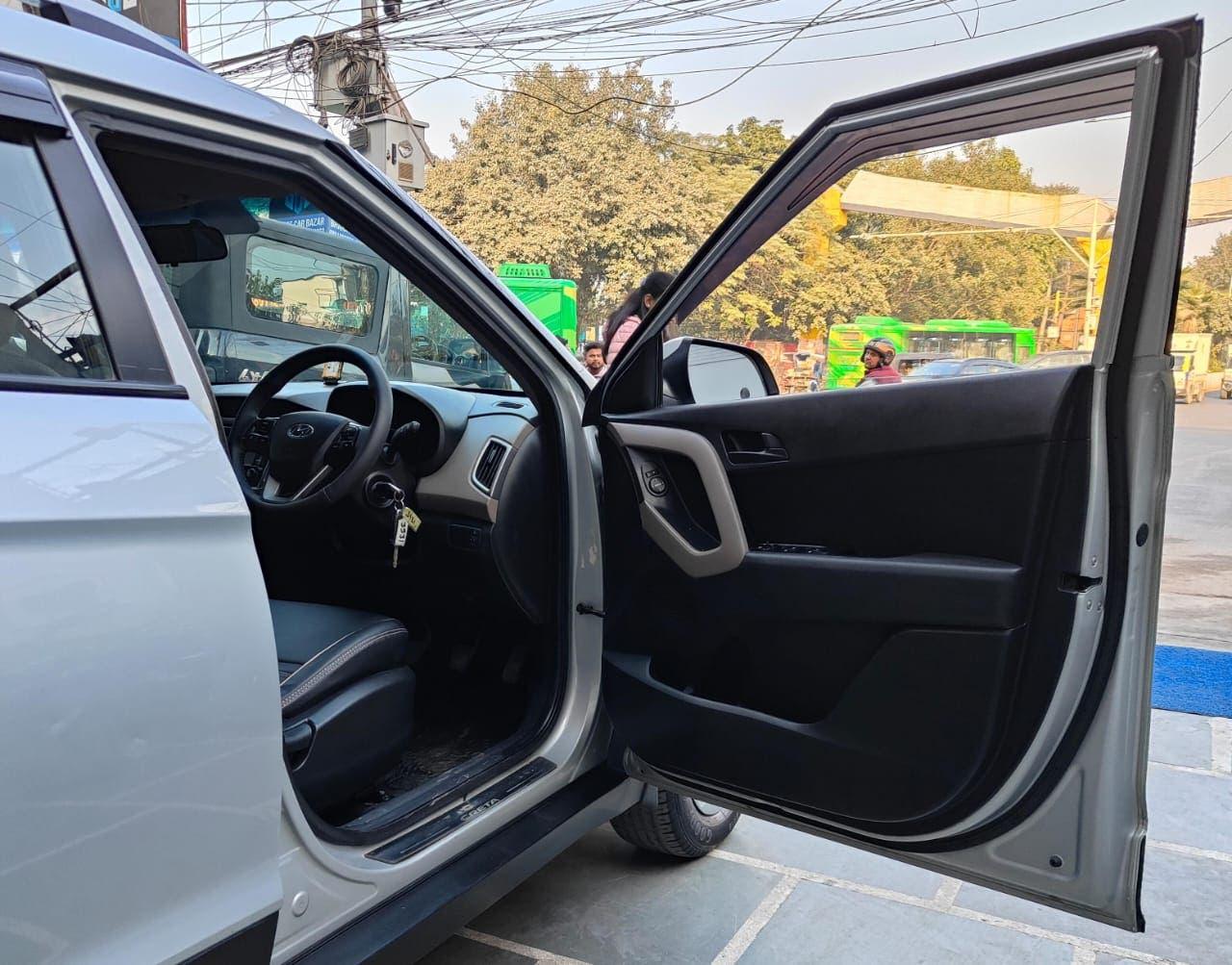 46,000 KMS HYUNDAI CRETA E+ PETROL (2017)