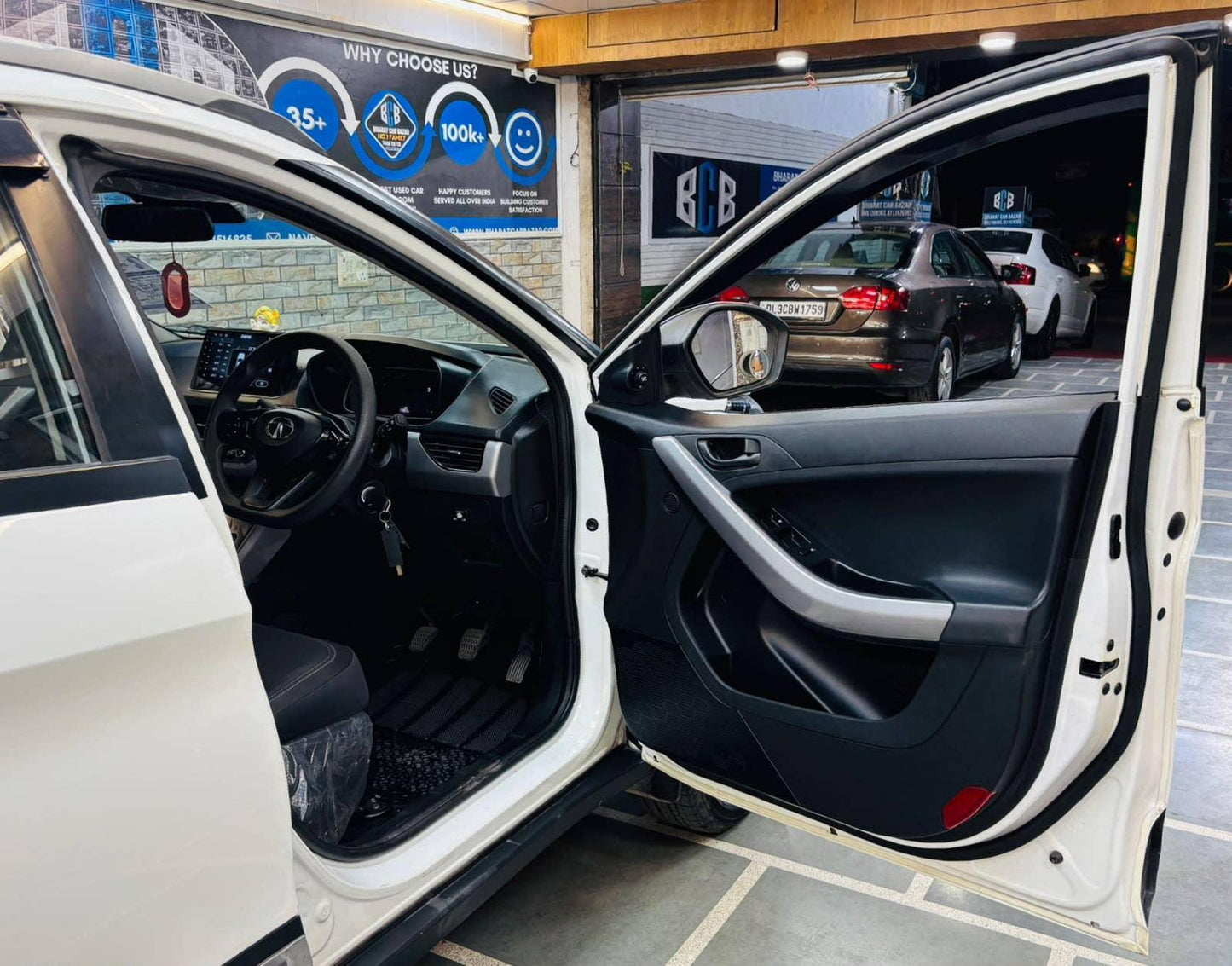 23,000 KMS TATA NEXON 1.2 XM S RTN CNG (2023)