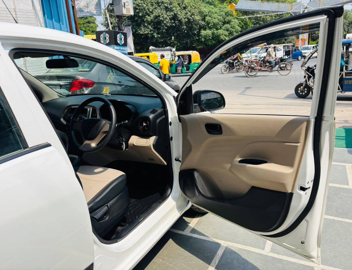 4000 KMS HYUNDAI SANTRO 1.1 ERA EXCUTIVE MT PETROL (2021)